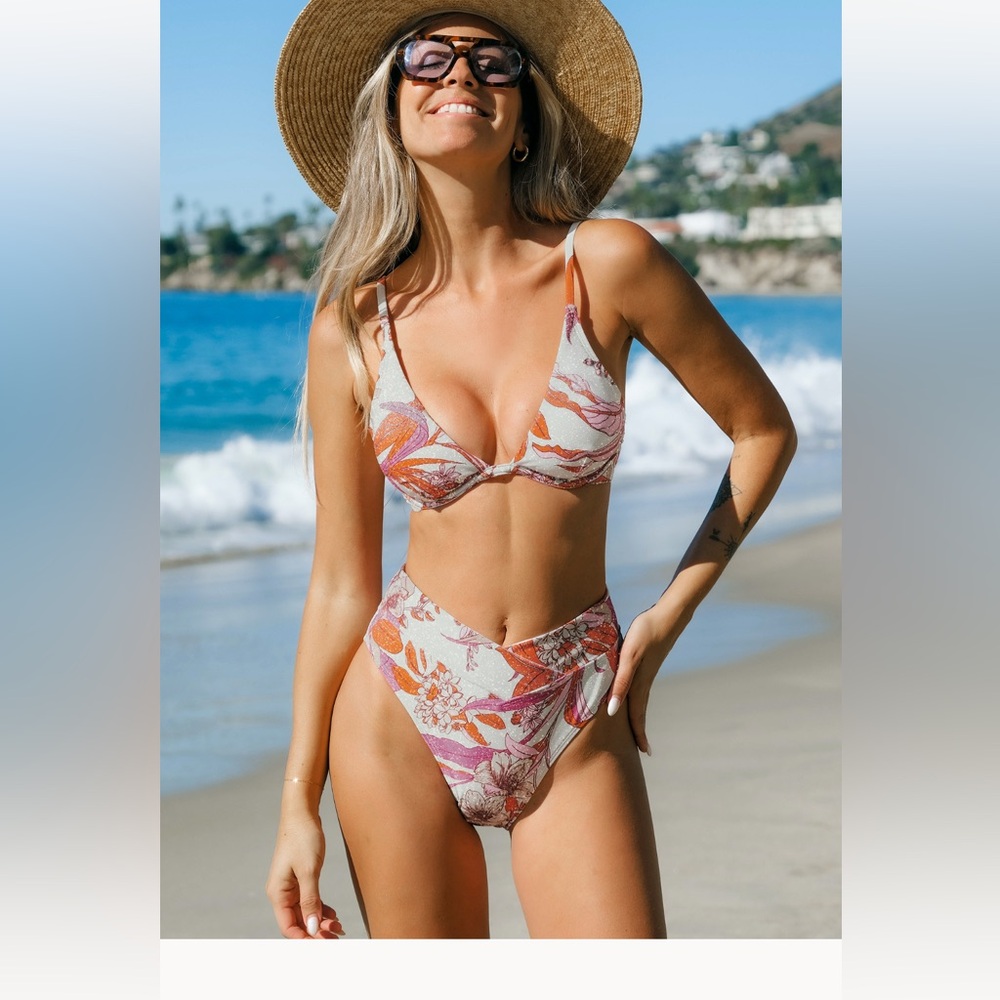 Cupshe Floral Bikini in Pink and Orange